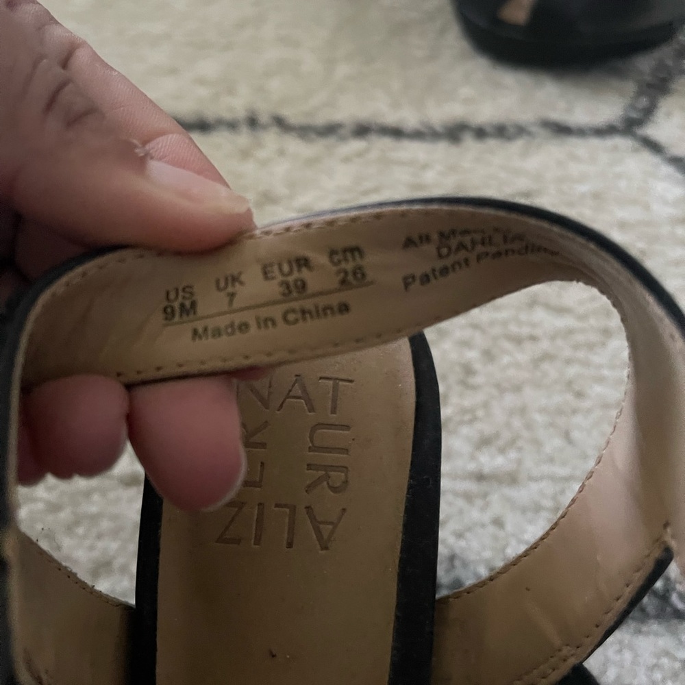 Sandals - Picture 4 of 4